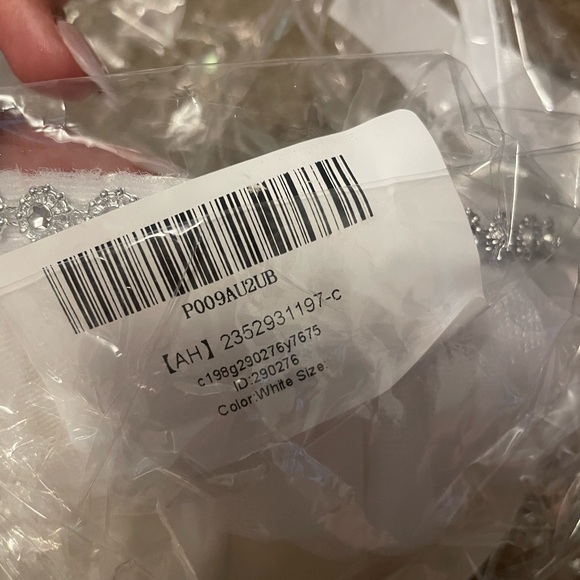 White Flower Girl Basket with Silver Details. NWT - Picture 5 of 5